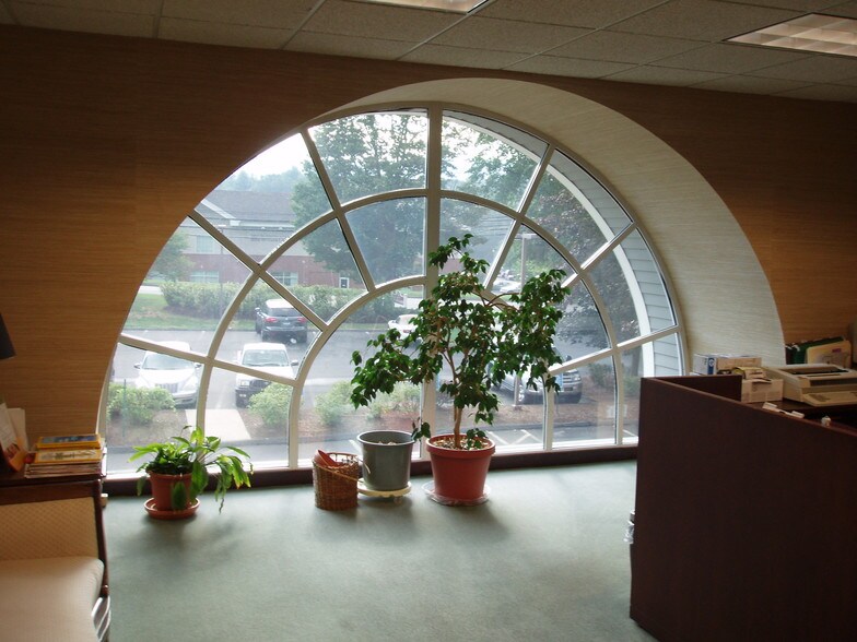 More Photos Of 111 Simsbury Rd, Avon Medical For Lease