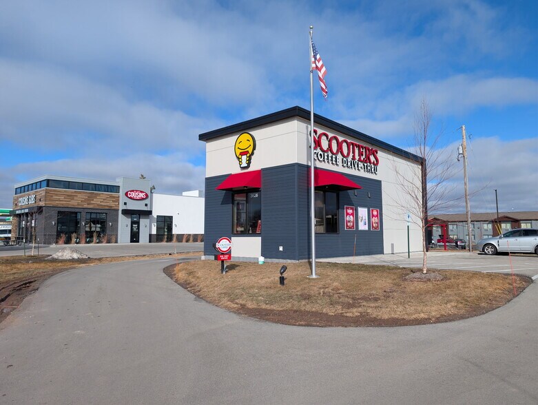 More Photos Of 3626 W College Ave, Appleton Freestanding For Sale