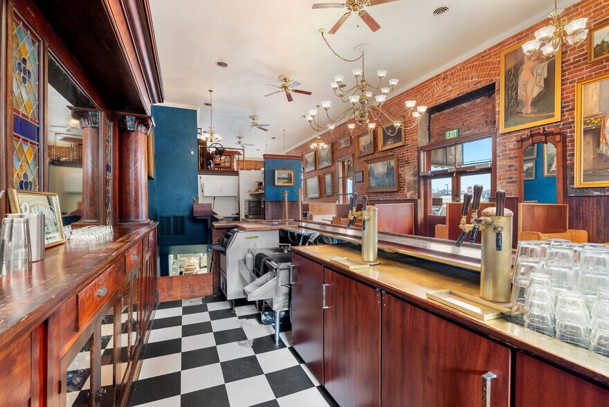 More Photos Of 205 Court St, The Dalles Restaurant For Sale