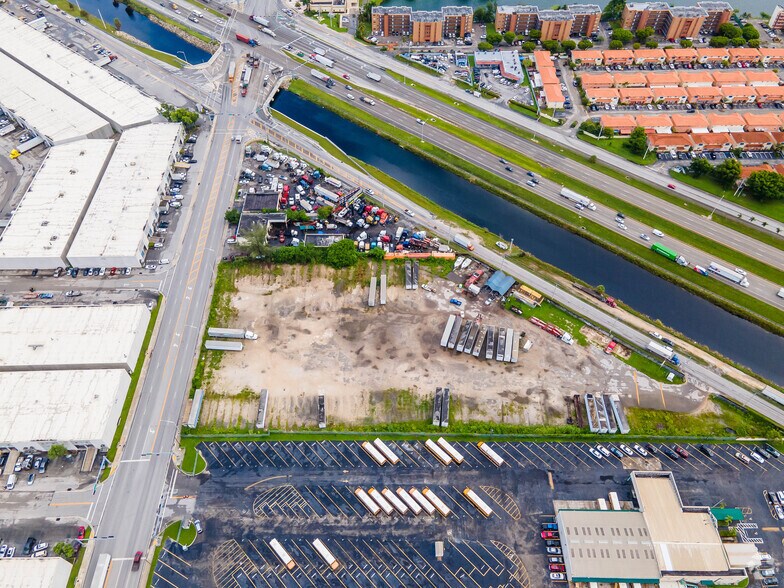 More Photos Of 9950 NW South River Dr, Medley Land For Lease