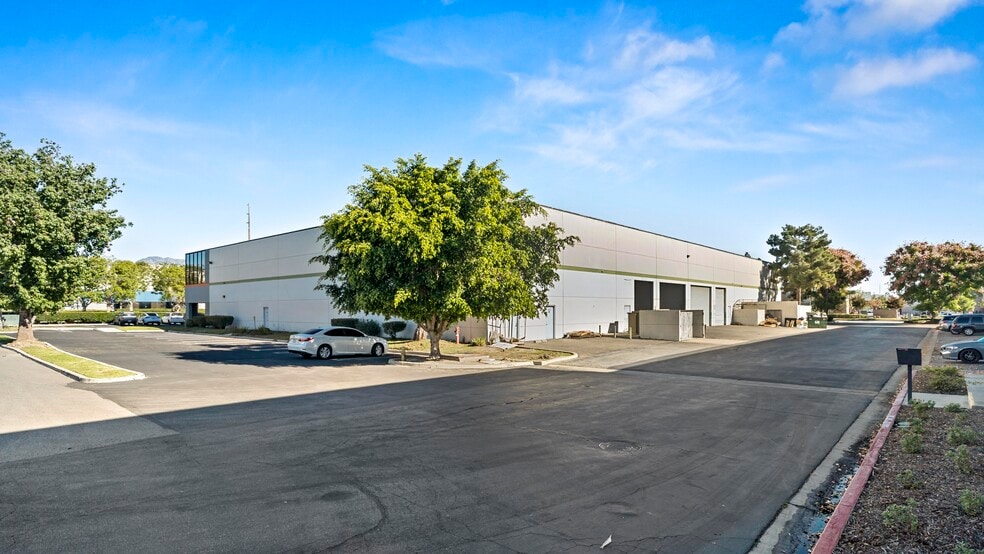More Photos Of 4475 Eucalyptus Ave, Chino Warehouse For Lease