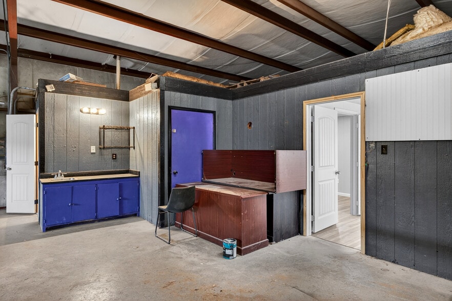 More Photos Of 2716 Judy Ave, Odessa Warehouse For Sale