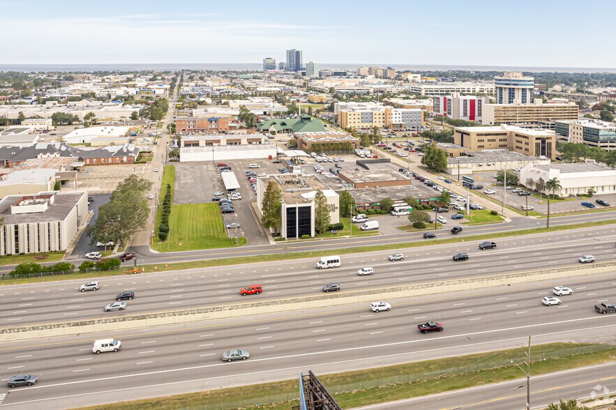 More Photos Of 3545 N I-10 Service Rd, Metairie Medical For Lease