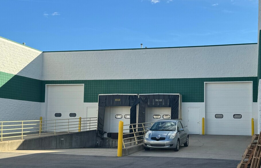 More Photos Of 3125 Pine Tree Rd, Lansing Flex For Lease