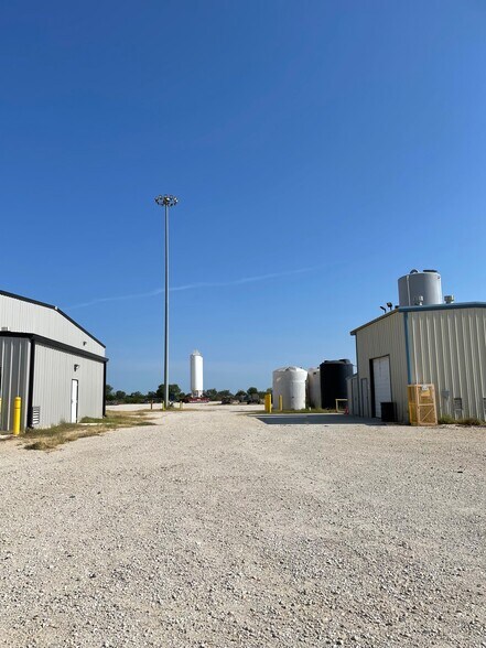 More Photos Of 586 County Road 429, Pleasanton Industrial For Sale