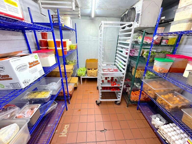 More Photos Of 128 Metropolitan Ave, Brooklyn Restaurant For Lease