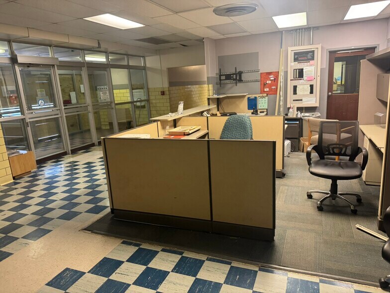 More Photos Of 6810 SE Dwight St, Topeka Industrial For Sale