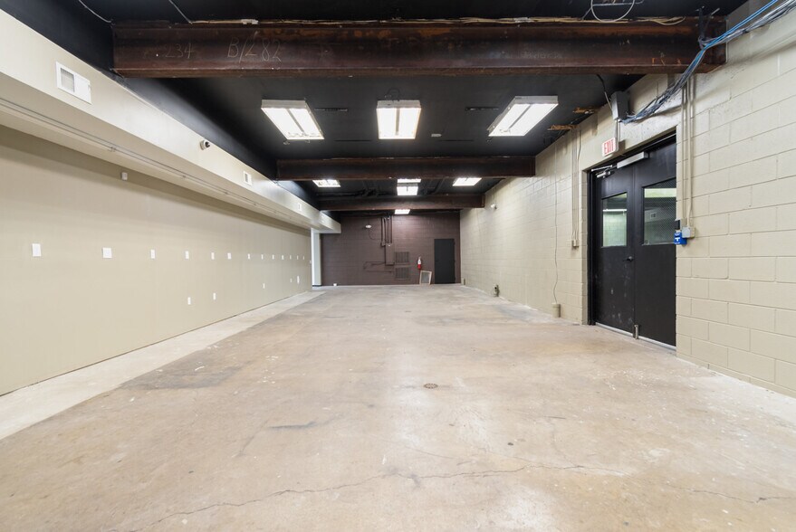 More Photos Of 200 N 13th St, Bay City Warehouse For Lease