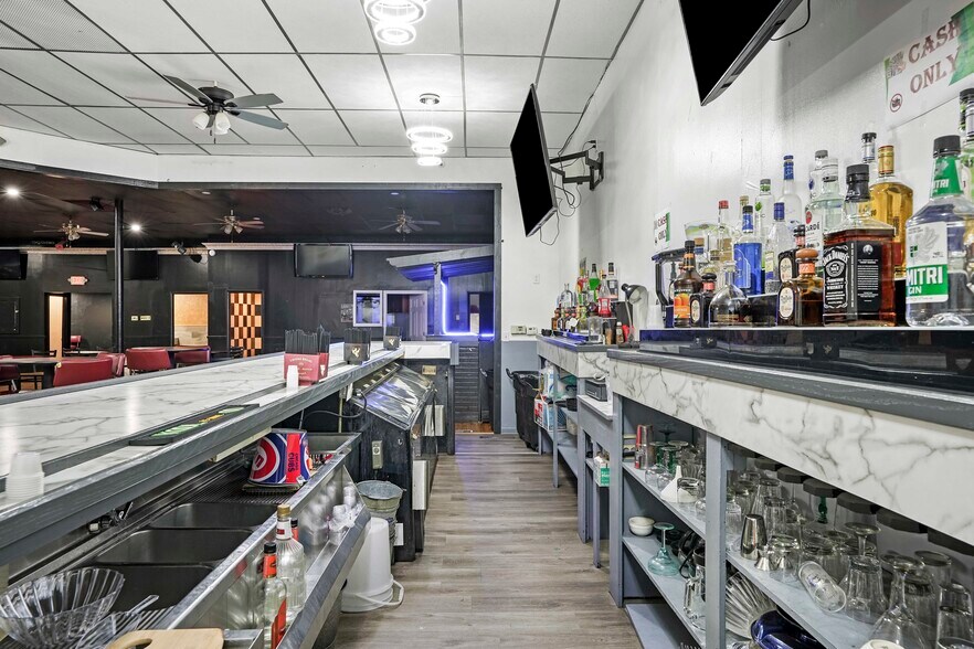 More Photos Of 4620 Tod Ave, East Chicago General Retail For Sale