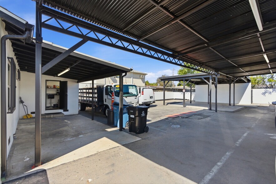 More Photos Of 13449 Van Nuys Blvd, Pacoima Storefront Retail Office For Sale