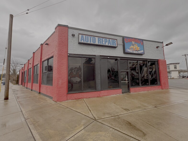 More Photos Of 225 W Main St, Monroe General Retail For Sale