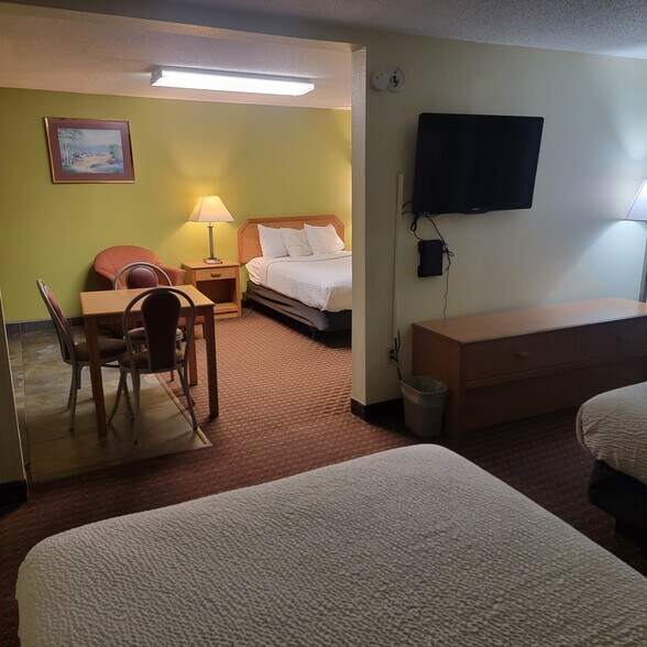 More Photos Of 3040 5th Ave S, Fort Dodge Hotel For Sale