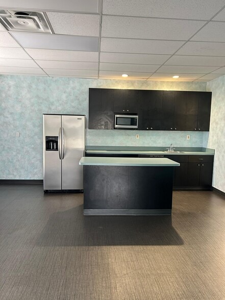 More Photos Of 6925 Lake Ellenor Dr, Orlando Unknown For Lease