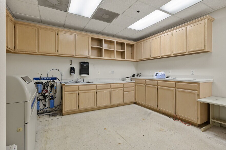 More Photos Of 2601 Cornerstone Blvd, Edinburg Medical For Sale