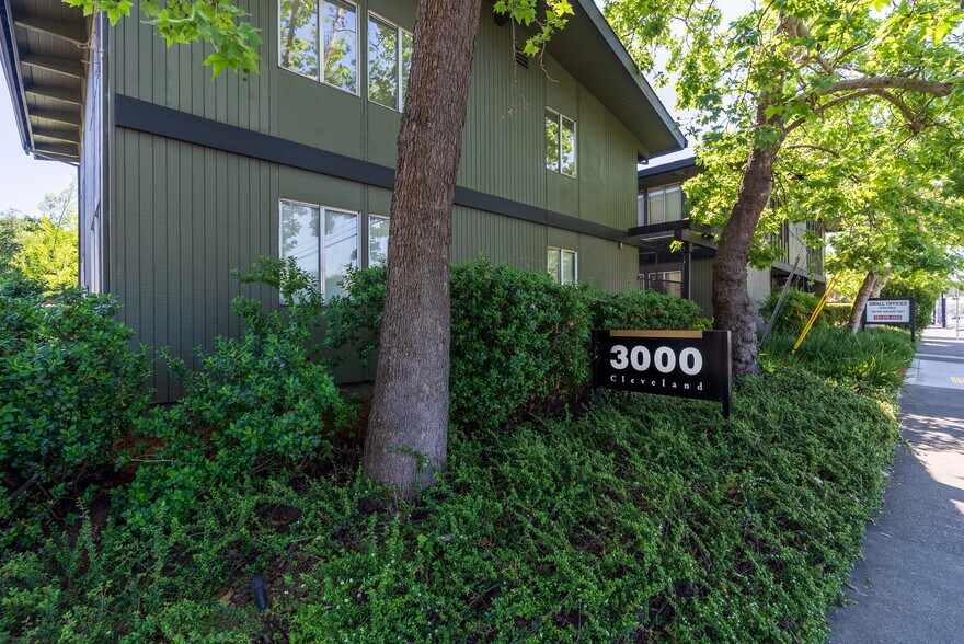 More Photos Of 3000 Cleveland Ave, Santa Rosa Office For Sale