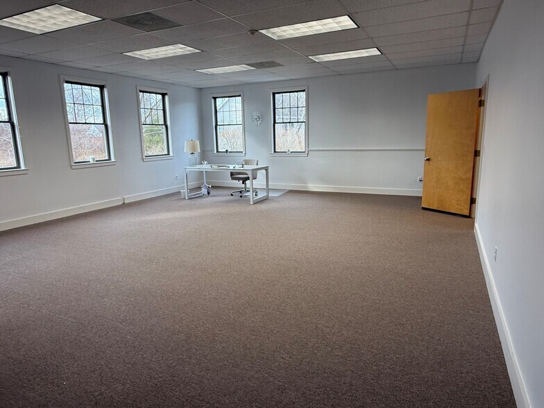 More Photos Of 178-180 Teaticket Hwy, East Falmouth Storefront Retail Office For Lease