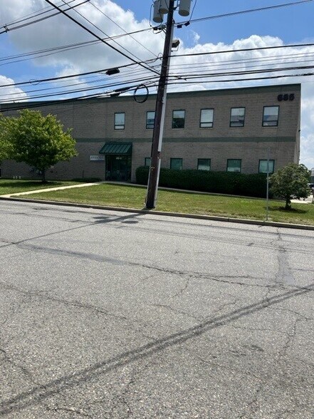 More Photos Of 685 Gotham Pky, Carlstadt Warehouse For Lease