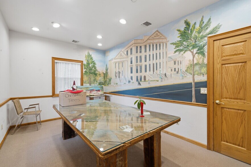 More Photos Of 147 N Ocean Ave, Patchogue Office For Sale