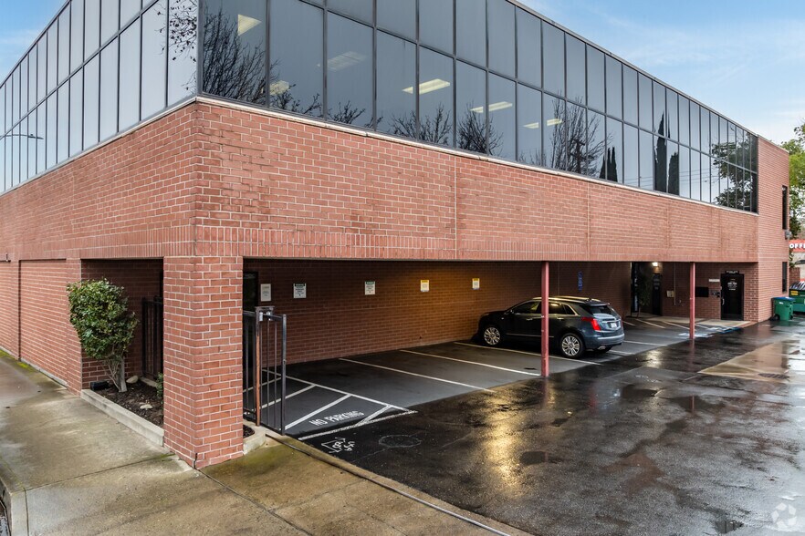 More Photos Of 2000 Stockton Blvd, Sacramento Office For Sale