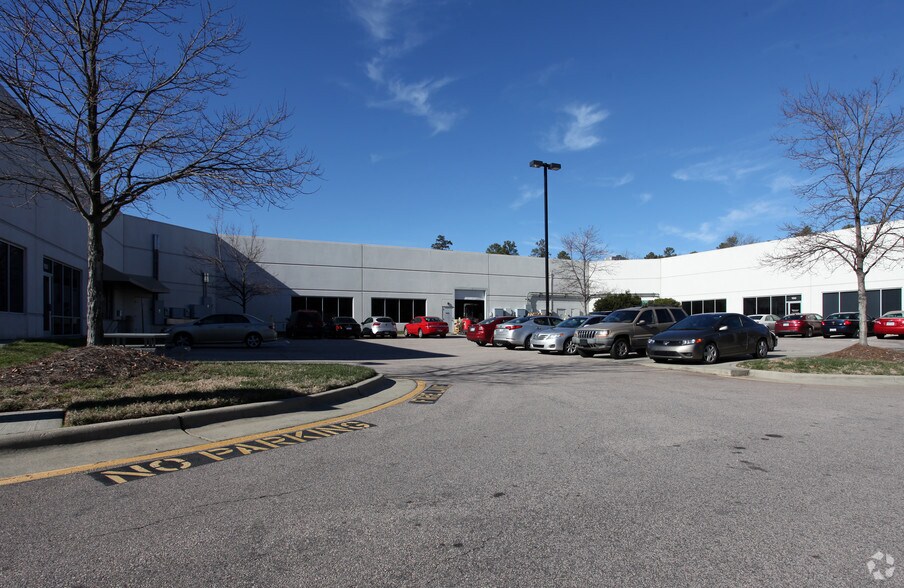More Photos Of 3200 Gateway Centre Blvd, Morrisville Industrial For Lease