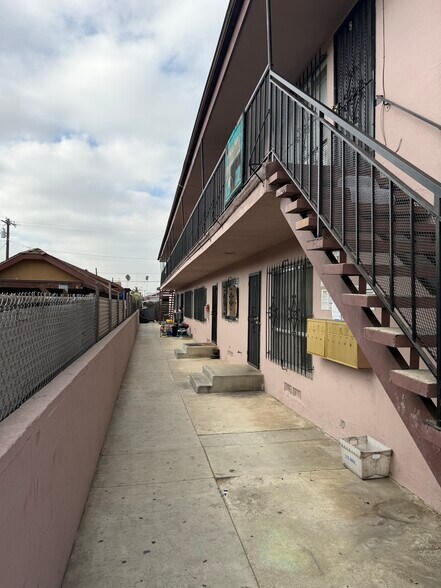 More Photos Of 1030 W 93rd St, Los Angeles Apartments For Sale