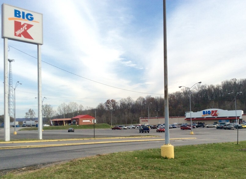 More Photos Of 5636 US Route 60, Huntington Unknown For Lease