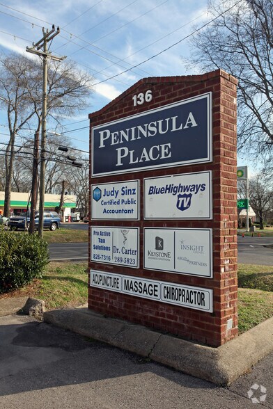 More Photos Of 136 Walton Ferry Rd, Hendersonville Office For Sale
