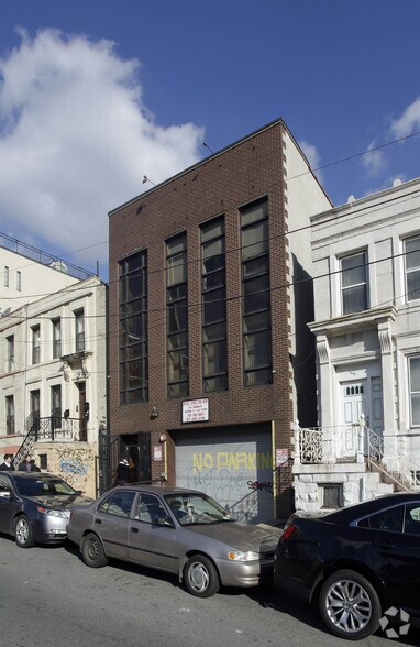 More Photos Of 30-07 39th Ave, Long Island City Office For Lease