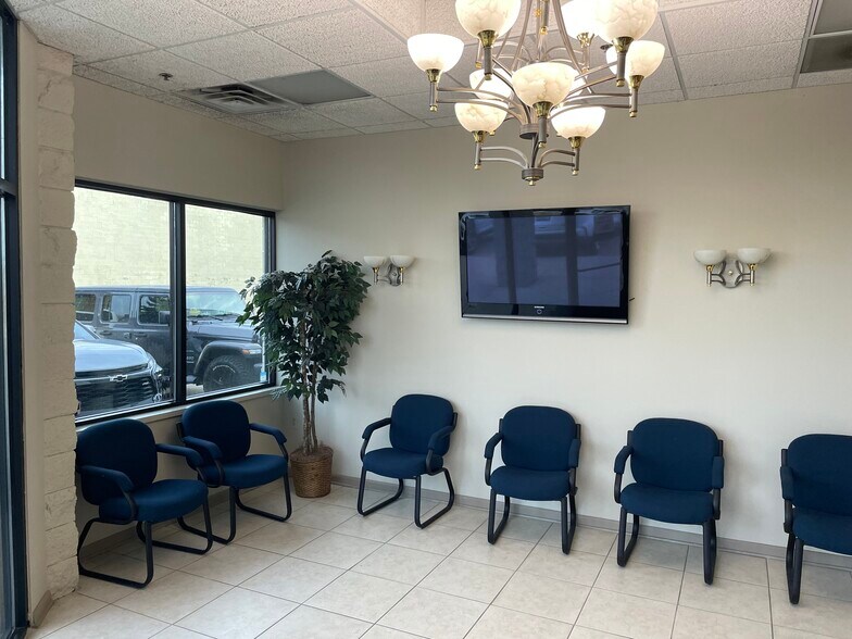 More Photos Of 41800 Executive Dr, Harrison Township Manufacturing For Lease