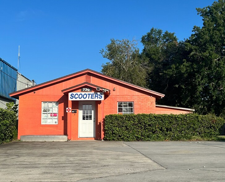 More Photos Of 730 S Dillard St, Winter Garden Freestanding For Lease