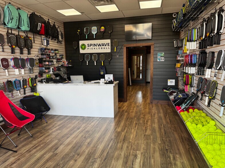 More Photos Of 5650 Merrick Rd, Massapequa General Retail For Lease