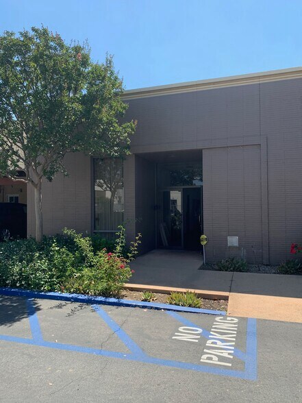 More Photos Of 205-211 Yale Ave, Claremont Office For Lease