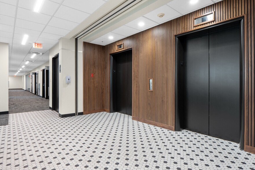 More Photos Of 1100 Market St, Chattanooga Office For Sale