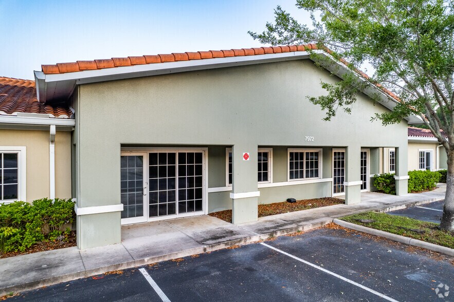 More Photos Of 7900 Forest City Rd, Orlando Unknown For Lease
