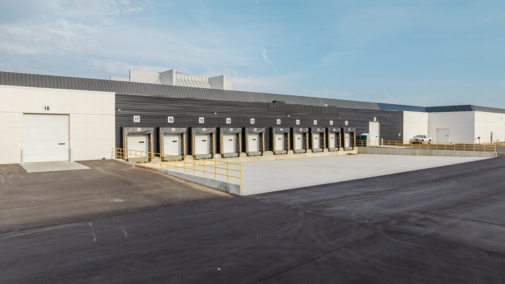 More Photos Of 3701 S Main St, Elkhart Warehouse For Lease