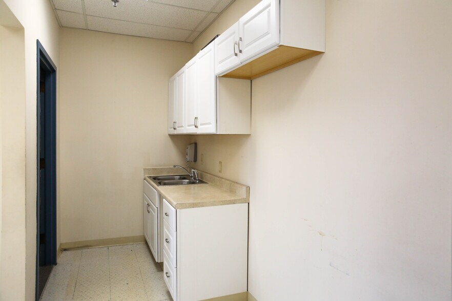 More Photos Of 626 Minnesota Ave, Kansas City Office For Lease