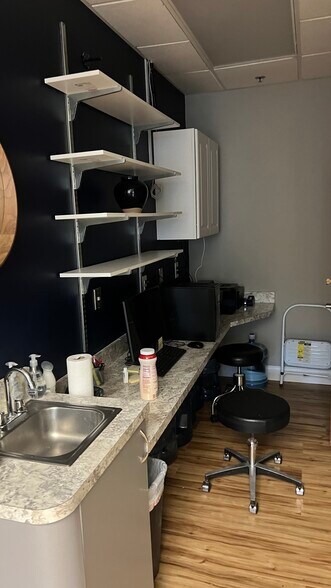 More Photos Of 561 Cranbury Rd, East Brunswick Medical For Sale