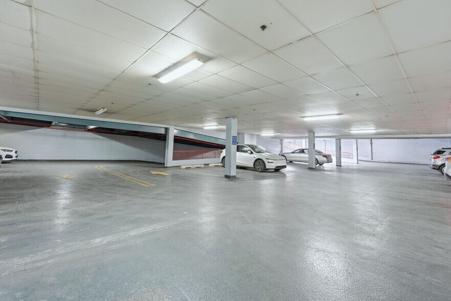 More Photos Of 2071 Lemoine Ave, Fort Lee Office For Lease