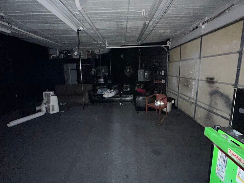 More Photos Of 13400 Gratiot Ave, Detroit Auto Dealership For Sale