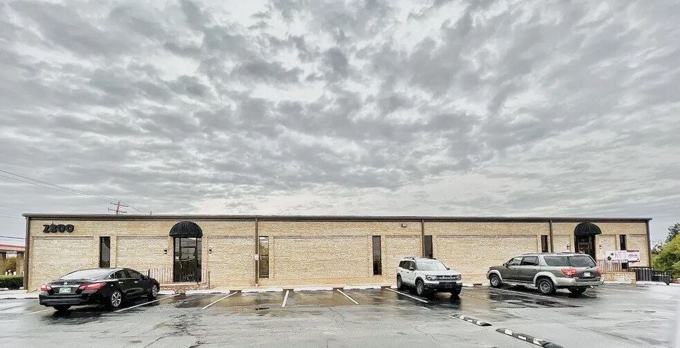 More Photos Of 2800 NW 36th St, Oklahoma City Office For Lease