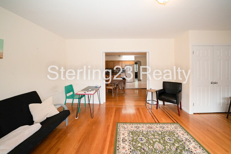 More Photos Of , Astoria General Retail For Sale