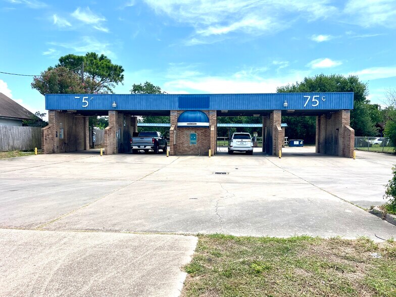 More Photos Of 2717 1/2 25th Ave N, Texas City Specialty For Sale