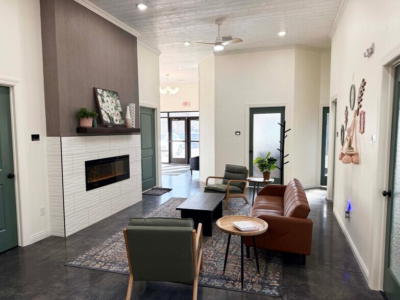 More Photos Of 5621 36th Ave S, Fargo Freestanding For Lease