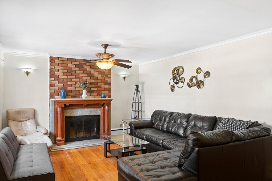 More Photos Of 72 Foster Ave, Hampton Bays Hotel For Sale