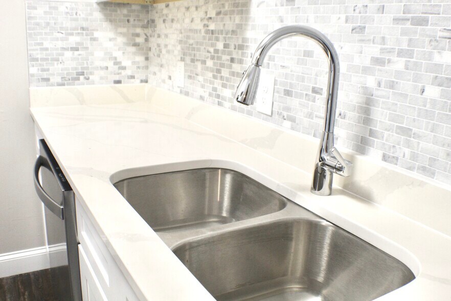 More Photos Of 5519 Highway 153, Hixson Storefront Retail Office For Sale