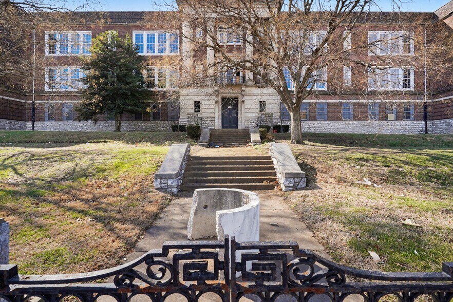 More Photos Of 3821 11th St, Saint Louis Specialty For Sale