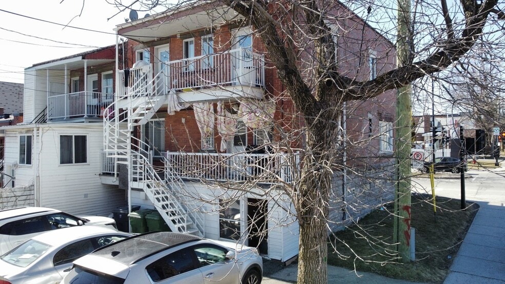 More Photos Of 8294-8298 Rue Hochelaga, Montréal Apartments For Sale