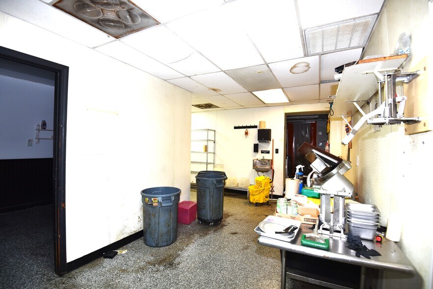 More Photos Of 115 and 117 Main st, Faith Restaurant For Sale