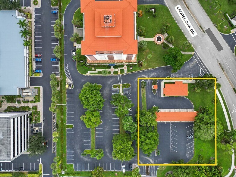 More Photos Of 801 Laurel Oak Dr, Naples Land For Lease