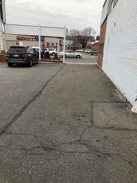 More Photos Of 13940 Hillside Ave, Jamaica Light Manufacturing For Sale